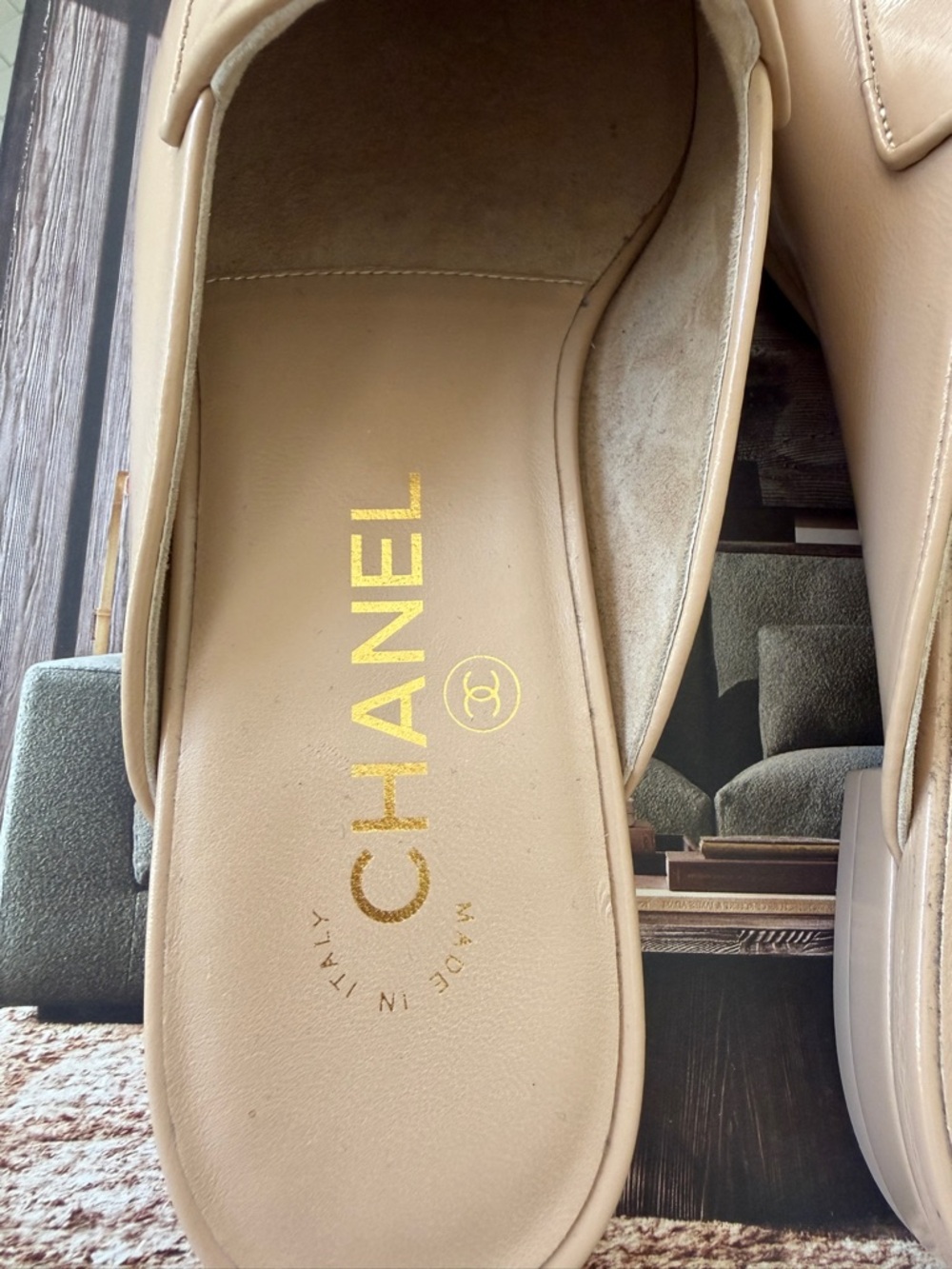 CHANEL GOLD CC LOGO WITH CRYSTALS CHAIN GOLD BEIGE NUDE PATENT LEATHER MULE 36.5 - Picture 14 of 17